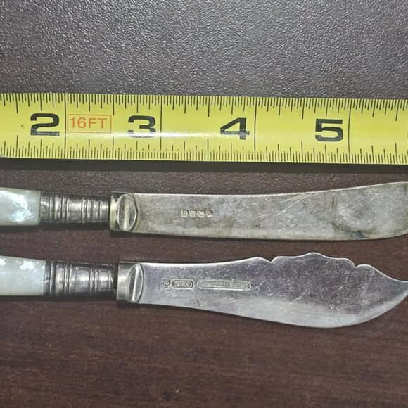 Two Vintage Butter Knives EPNS Mother of Pearl Handles - Picture 1 of 7